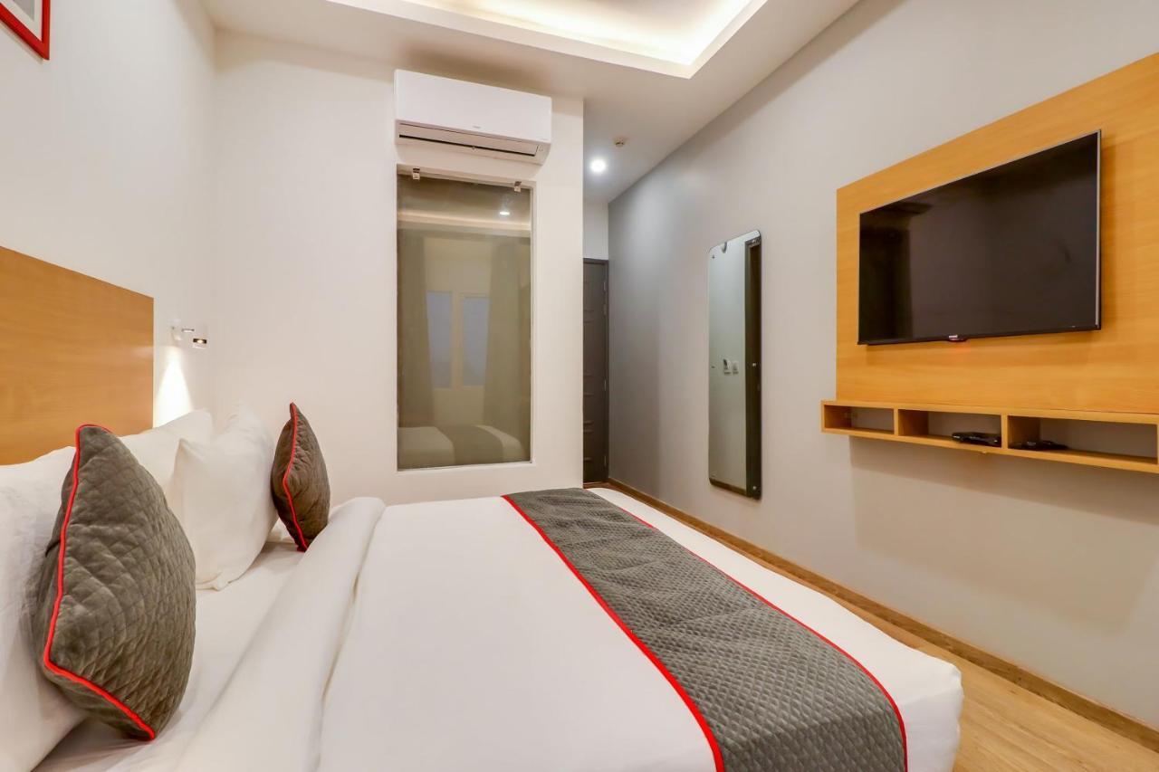 Hotel Super Townhouse Jashn Chinhat Esterno foto