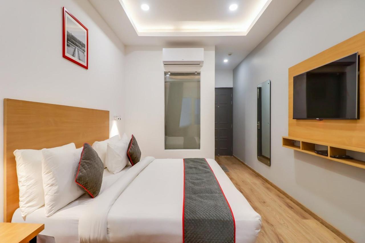Hotel Super Townhouse Jashn Chinhat Esterno foto