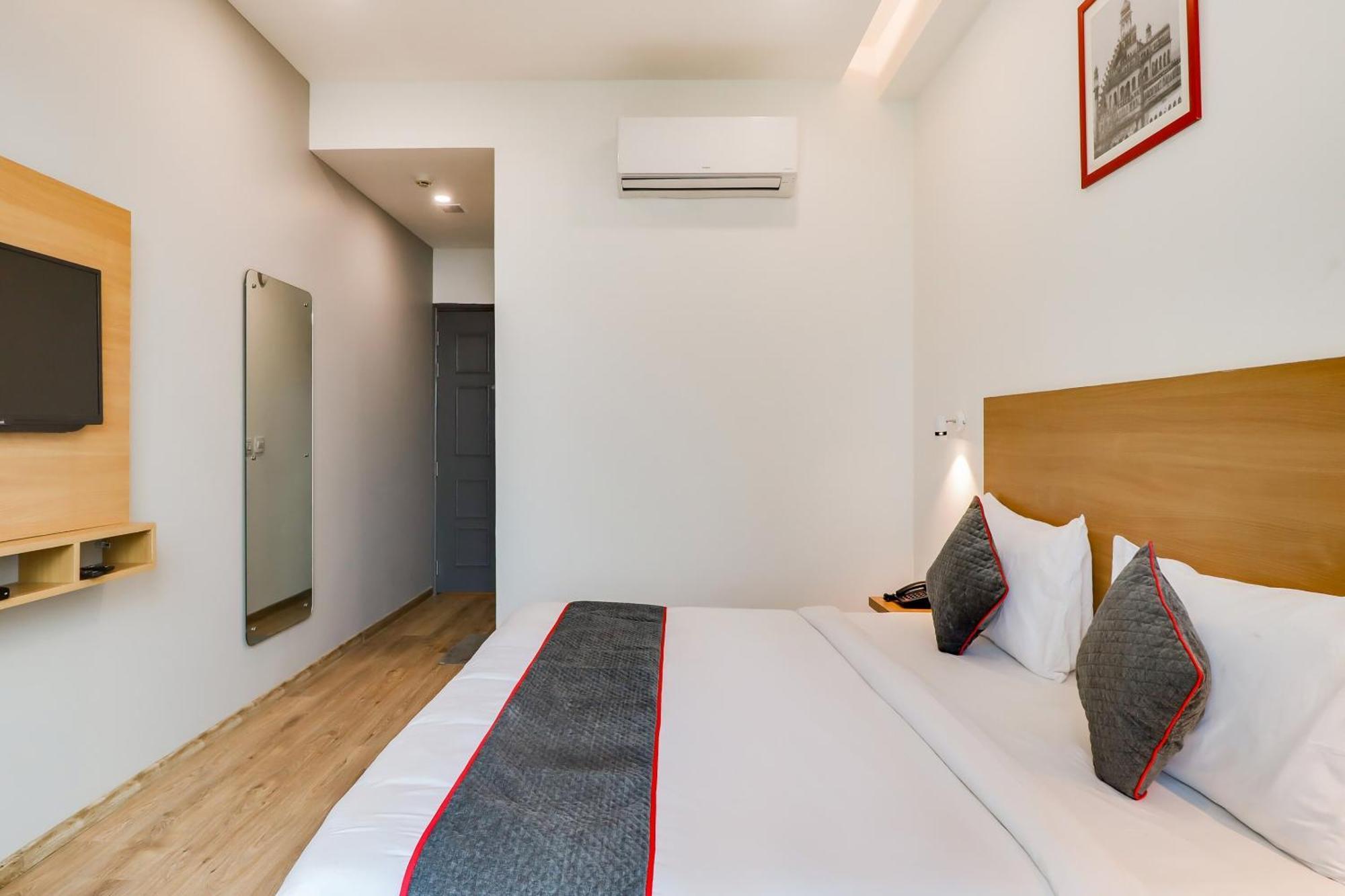 Hotel Super Townhouse Jashn Chinhat Esterno foto