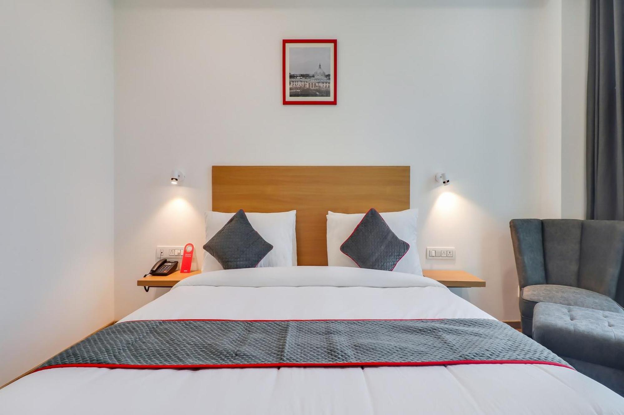 Hotel Super Townhouse Jashn Chinhat Esterno foto