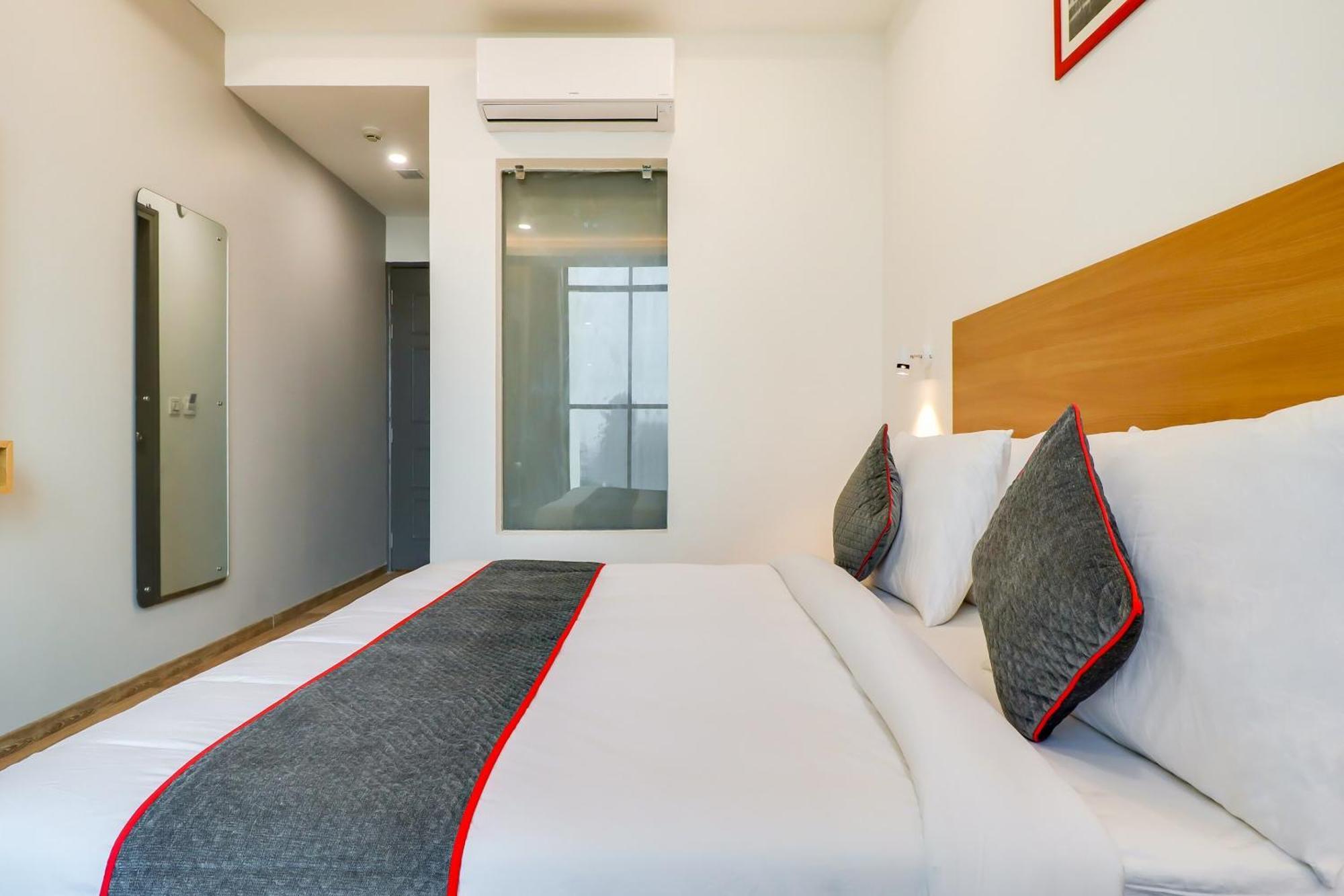 Hotel Super Townhouse Jashn Chinhat Esterno foto