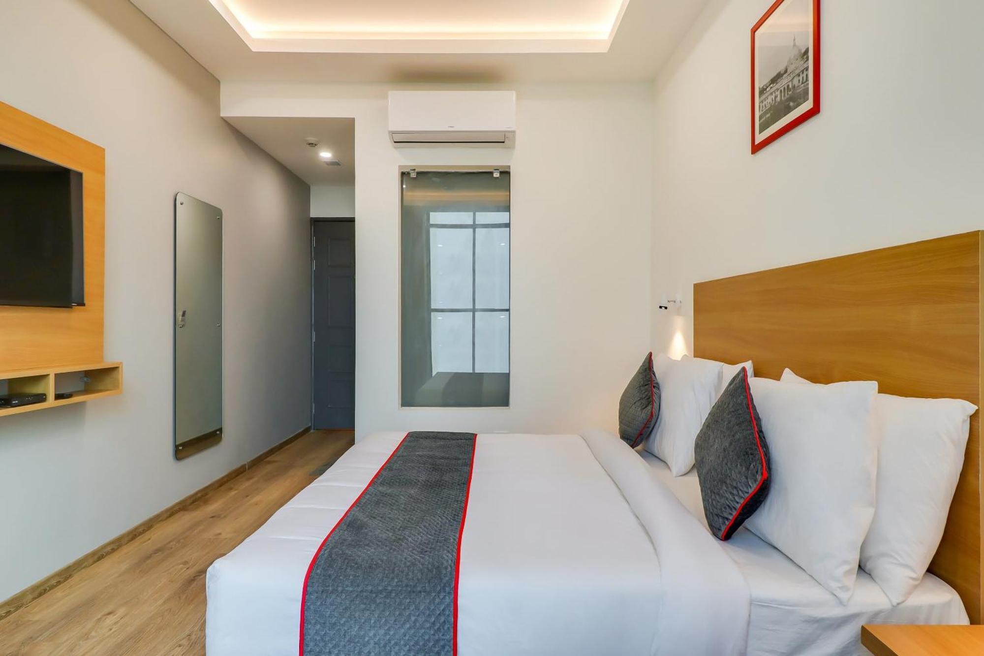 Hotel Super Townhouse Jashn Chinhat Esterno foto