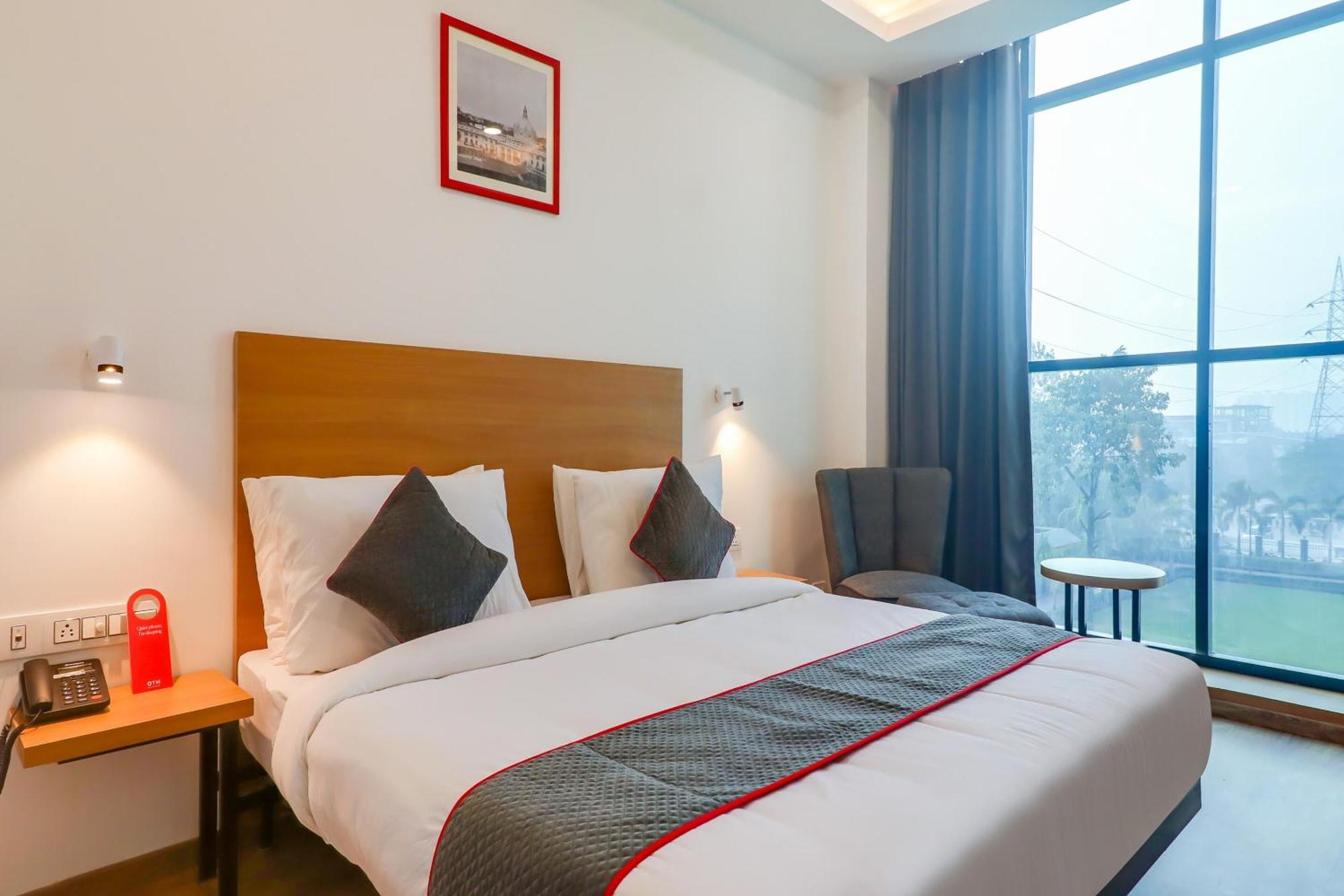 Hotel Super Townhouse Jashn Chinhat Esterno foto
