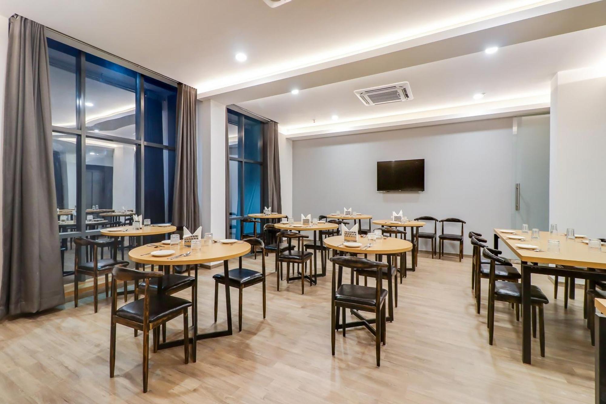 Hotel Super Townhouse Jashn Chinhat Esterno foto