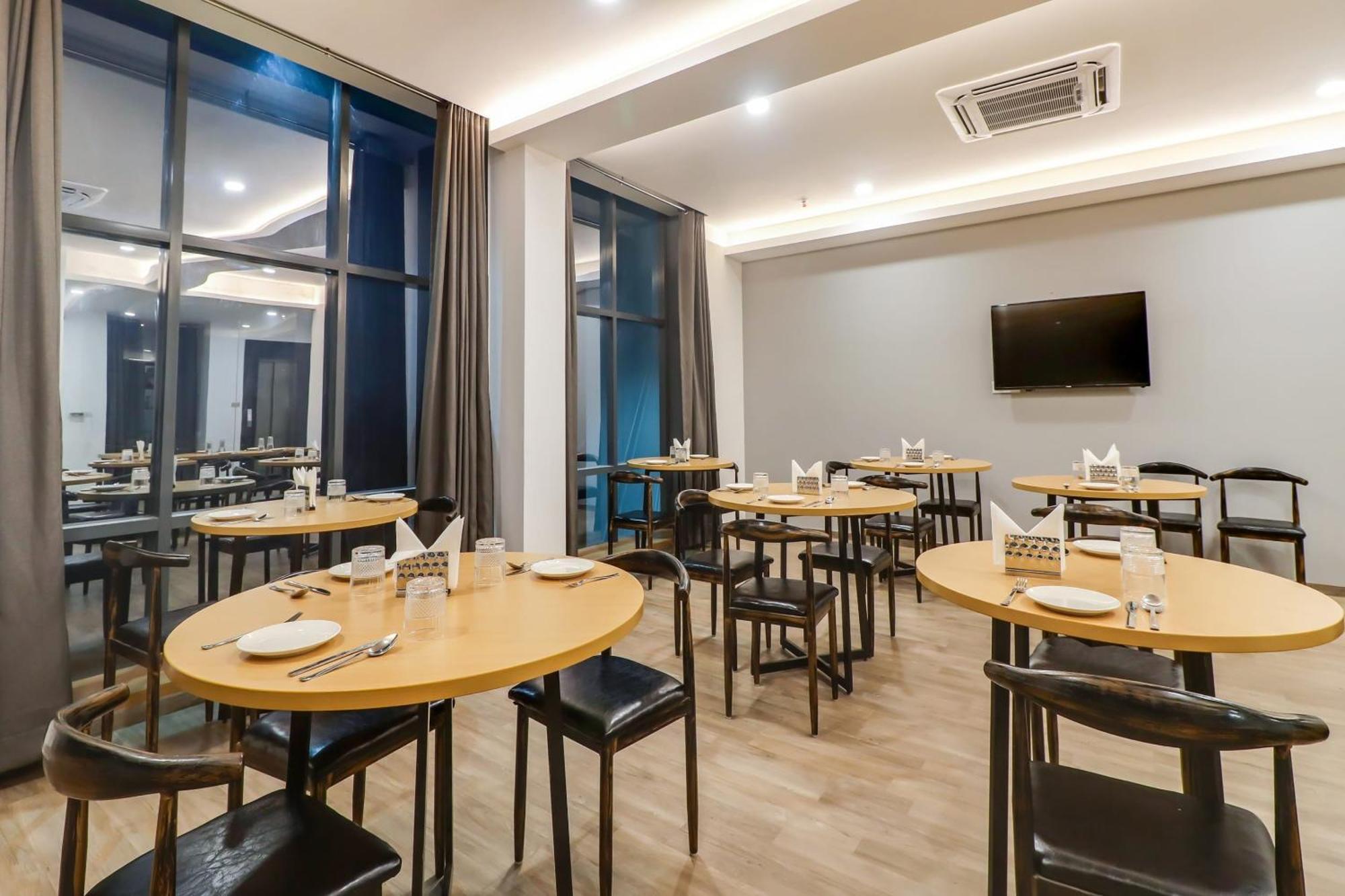 Hotel Super Townhouse Jashn Chinhat Esterno foto