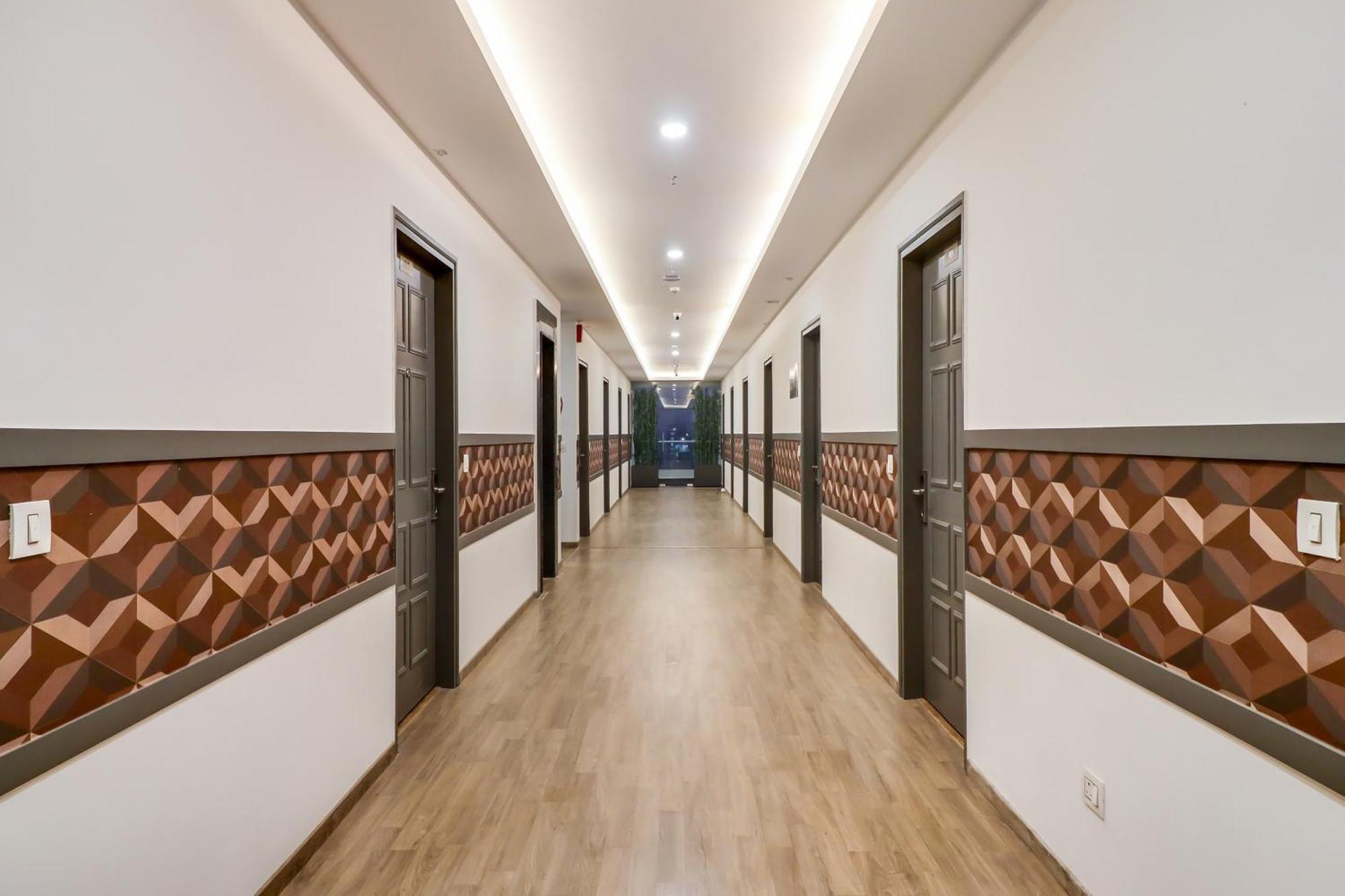 Hotel Super Townhouse Jashn Chinhat Esterno foto