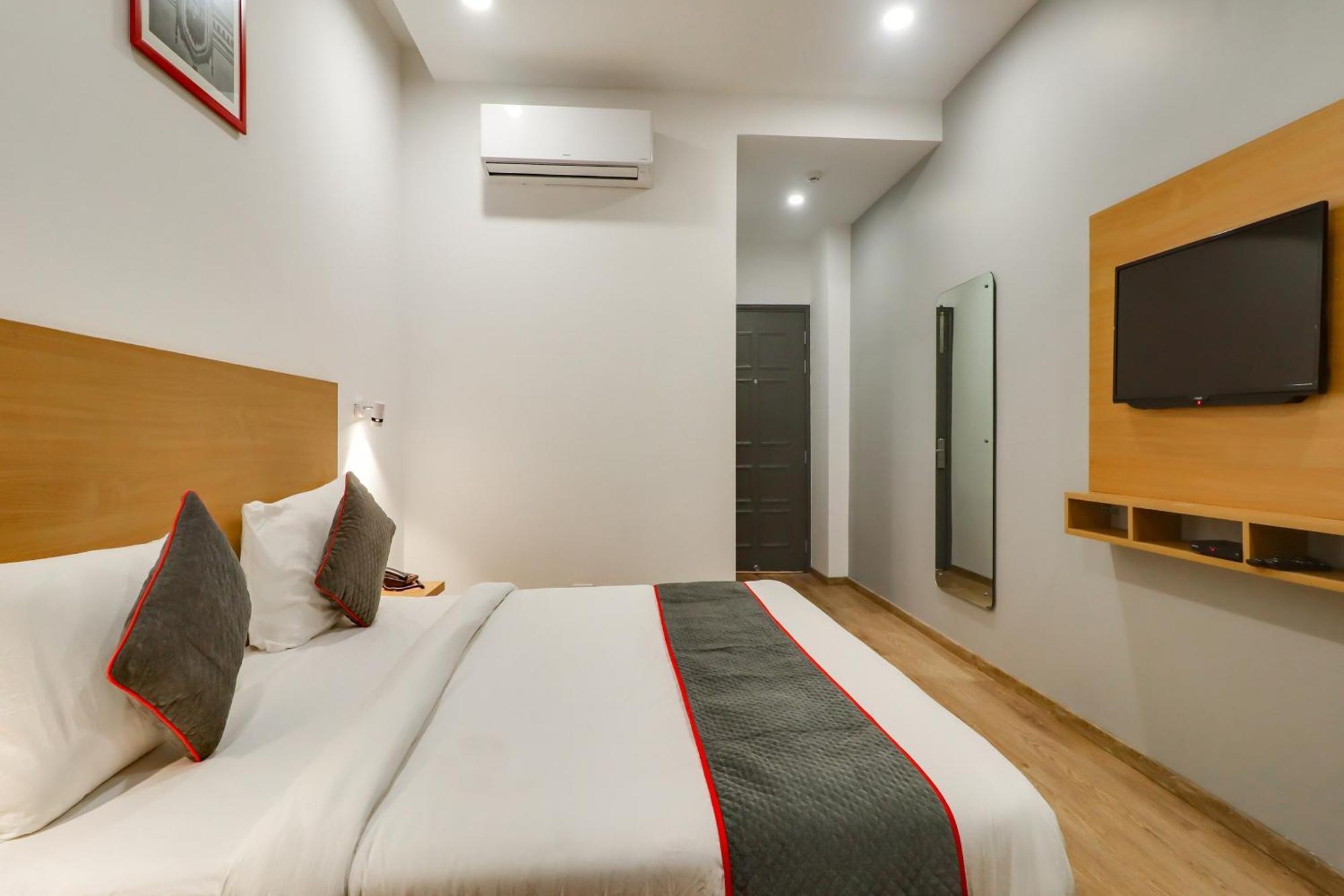 Hotel Super Townhouse Jashn Chinhat Esterno foto