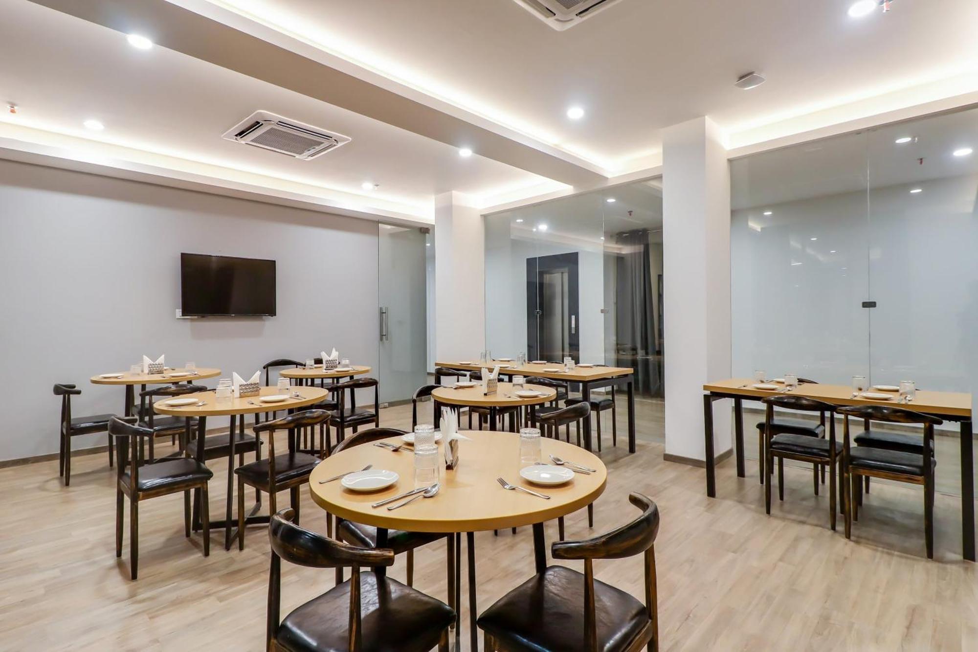 Hotel Super Townhouse Jashn Chinhat Esterno foto